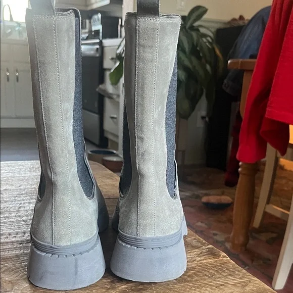Brunello Cucinelli Light Grey Suede Chelsea Lug Boots - Picture 3 of 9